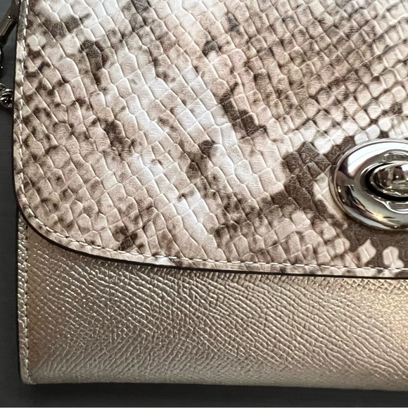 NWOT coach small crossbody (tag still with bag) - Picture 2 of 7